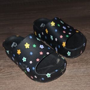Art Class Platform Slides with Floral Design